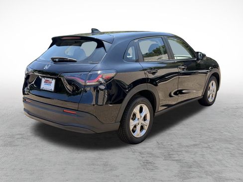 Used 2023 Honda HR-V LX image 6