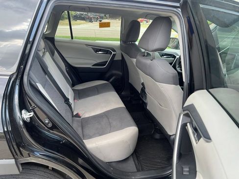 Used 2023 Toyota RAV4 XLE FWD image 14