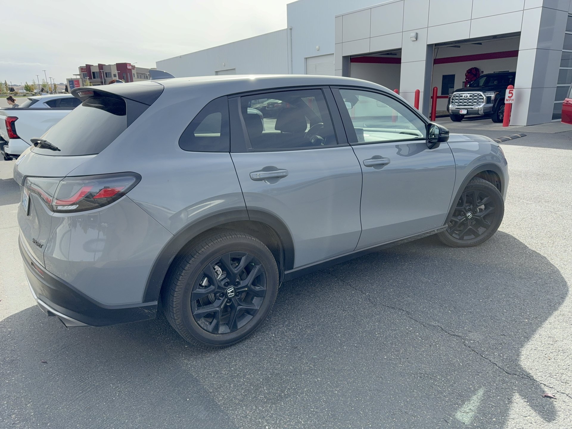 Used 2025 Honda HR-V Sport image 39