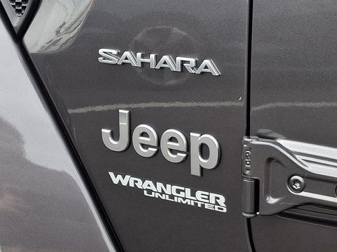 Used 2021 Jeep Wrangler Unlimited Sahara AWD/4WD image 30