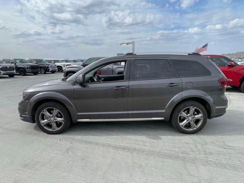 Used 2017 Dodge Journey Crossroad image 4