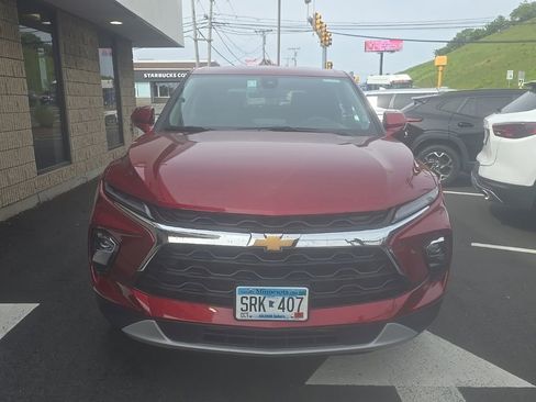 Used 2025 Chevrolet Blazer LT AWD/4WD image 2