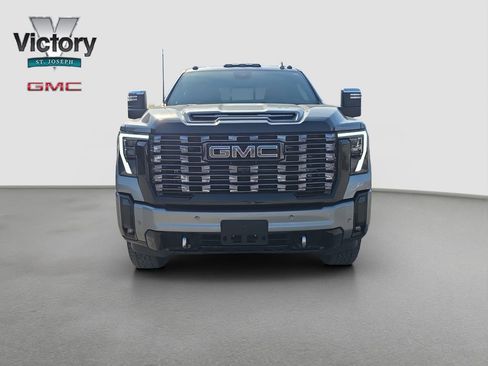 Used 2025 GMC Sierra 2500 Denali Ultimate w/ Max Trailering Package AWD/4WD image 2