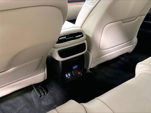 Used 2024 Genesis GV80 2.5T w/ Advanced Package image 28