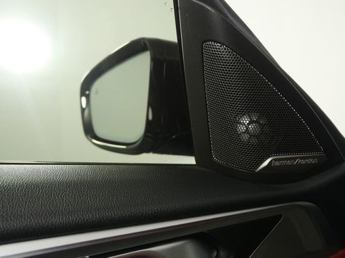 Used 2024 BMW 430i Coupe w/ M Sport Package image 9