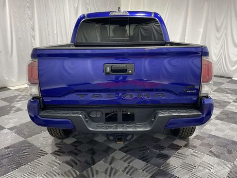 Used 2022 Toyota Tacoma TRD Sport w/ Technology Package AWD/4WD image 3