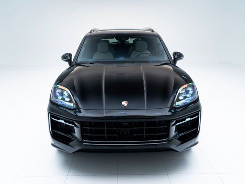 Certified 2024 Porsche Cayenne S AWD/4WD image 6