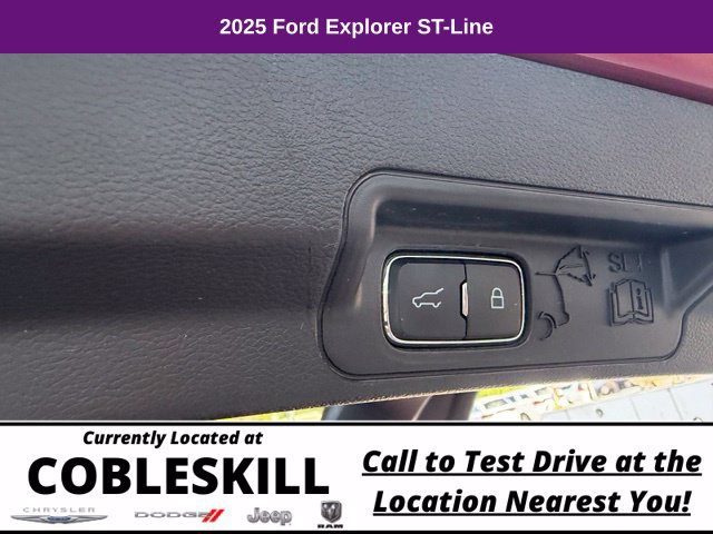 Used 2025 Ford Explorer ST-Line AWD/4WD image 11