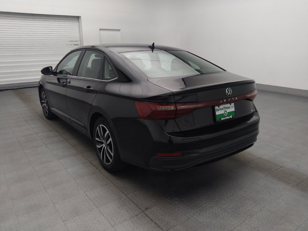 Used 2025 Volkswagen Jetta SE FWD image 5