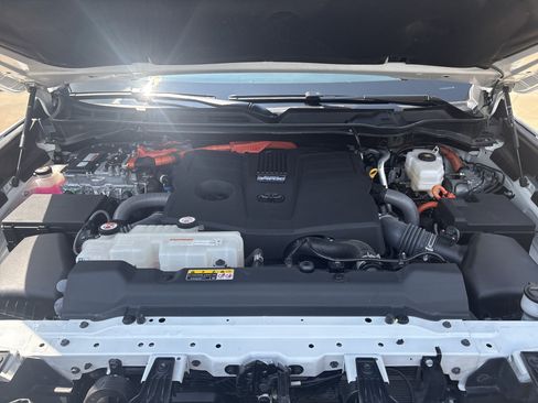 Used 2023 Toyota Tundra Platinum AWD/4WD image 34