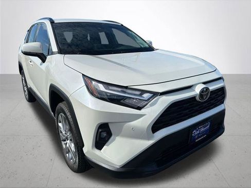 Certified 2022 Toyota RAV4 XLE Premium AWD/4WD image 6
