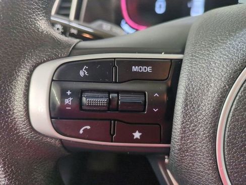 Used 2025 Kia Sportage LX image 19