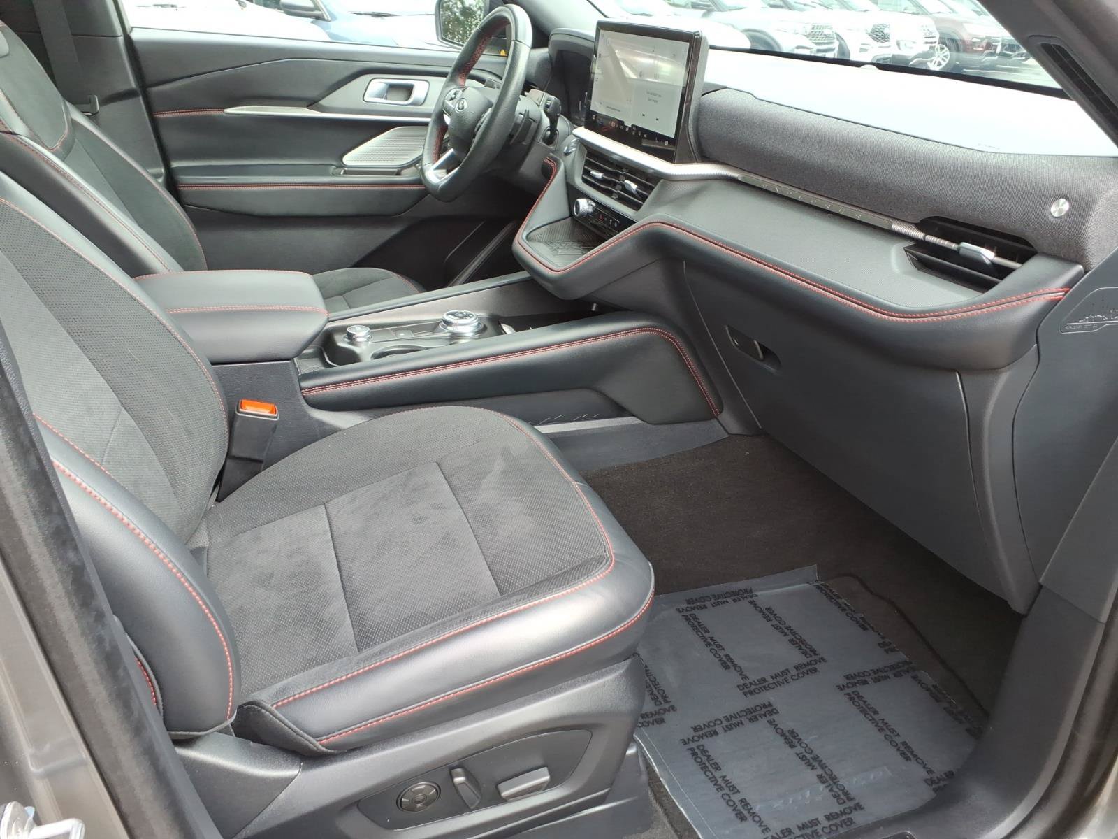 Certified 2025 Ford Explorer ST AWD/4WD image 32