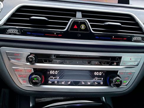 Used 2017 BMW 750i 750i image 27