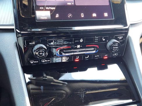 New 2025 Jeep Grand Cherokee Altitude RWD image 13