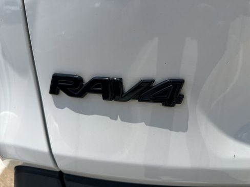 Used 2024 Toyota RAV4 LE AWD/4WD image 17