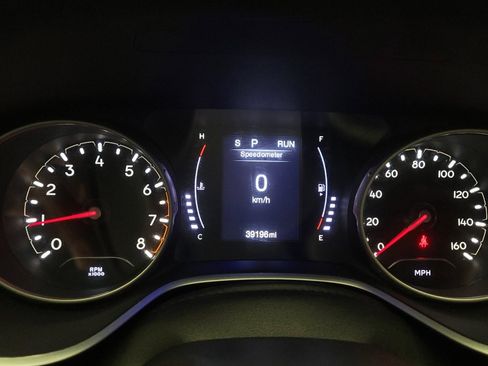 Used 2020 Jeep Compass Latitude FWD image 23