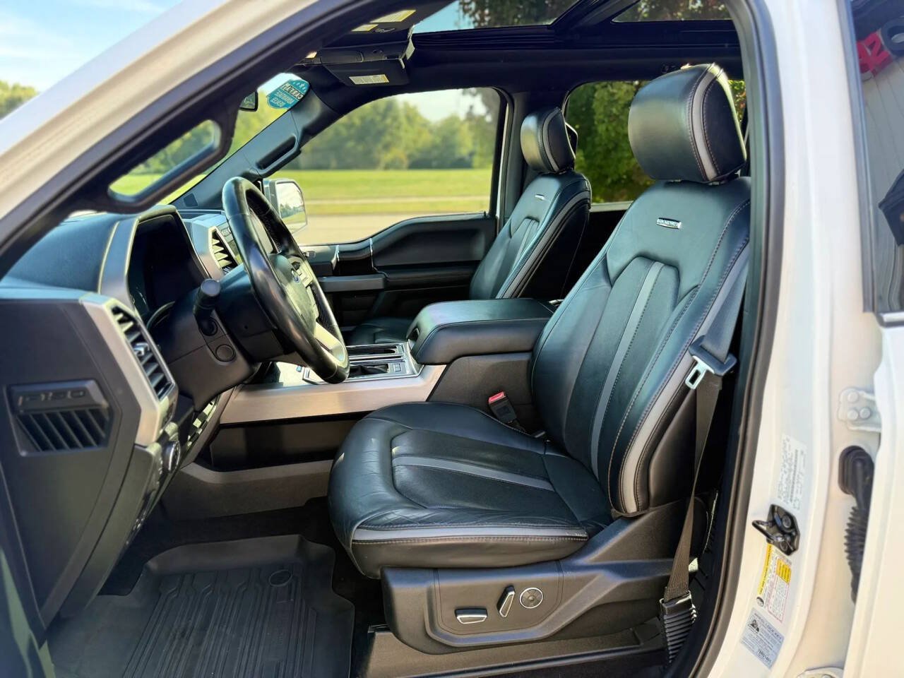 Used 2019 Ford F150 Platinum w/ Equipment Group 701A Luxury AWD/4WD image 12