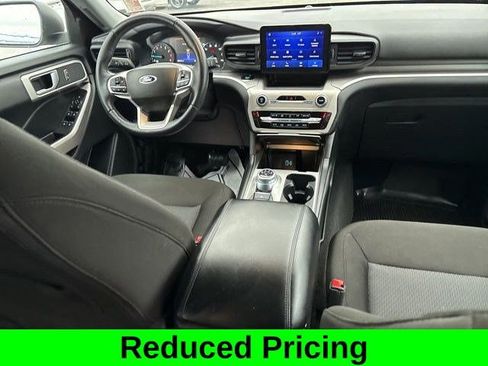 Used 2022 Ford Explorer XLT image 40