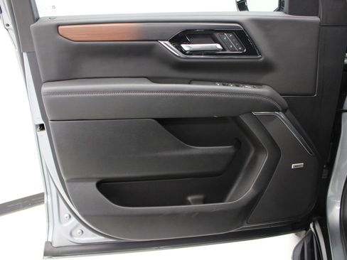 Used 2025 GMC Yukon Denali image 16