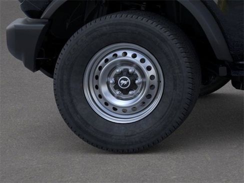 New 2025 Ford Bronco Base image 21