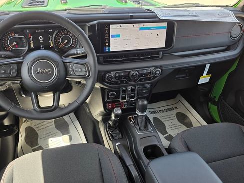 New 2025 Jeep Gladiator Rubicon w/ Convenience Group image 24