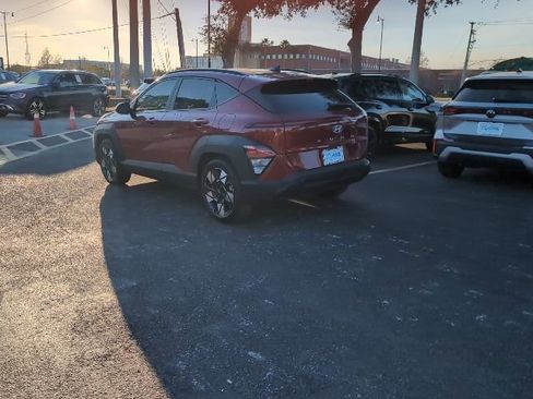 Used 2025 Hyundai Kona SEL image 4