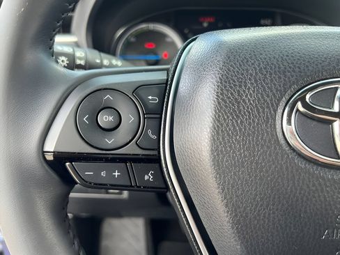 Certified 2023 Toyota Venza XLE AWD/4WD image 18