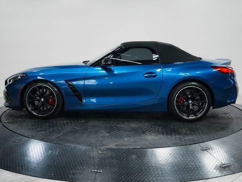 Used 2024 BMW Z4 M40i w/ Premium Package image 11