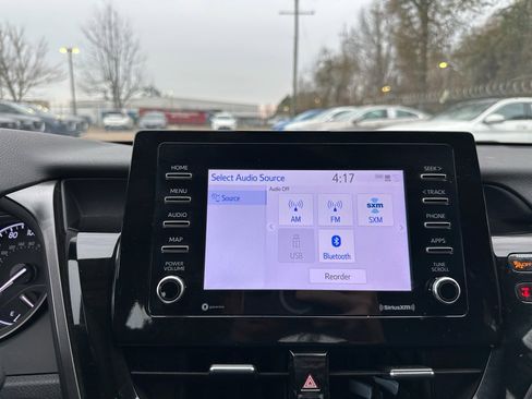 Used 2024 Toyota Camry SE image 12