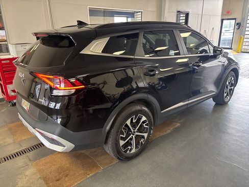 Used 2023 Kia Sportage EX w/ EX Premium Package image 6