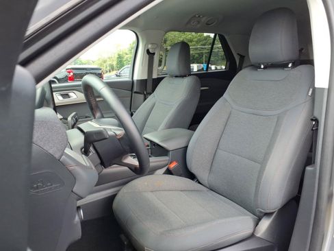 Certified 2025 Ford Explorer Active RWD image 12