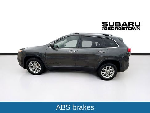 Used 2015 Jeep Cherokee Latitude image 4