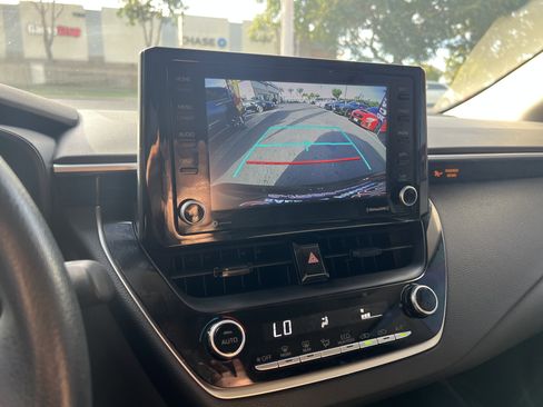 Used 2022 Toyota Corolla LE image 19