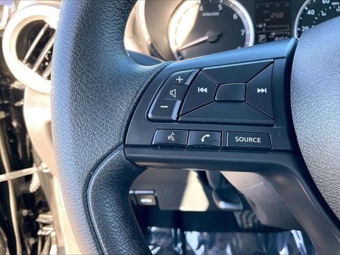 Used 2025 Nissan Versa S w/ Trunk Package image 15