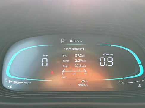 Certified 2024 Hyundai Venue SEL FWD image 8