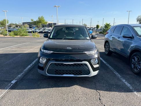 Used 2021 Kia Soul S FWD image 2