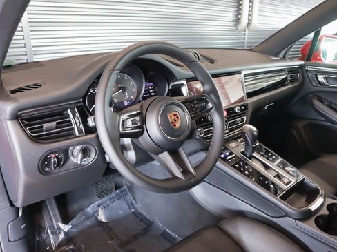 New 2026 Porsche Macan S image 4