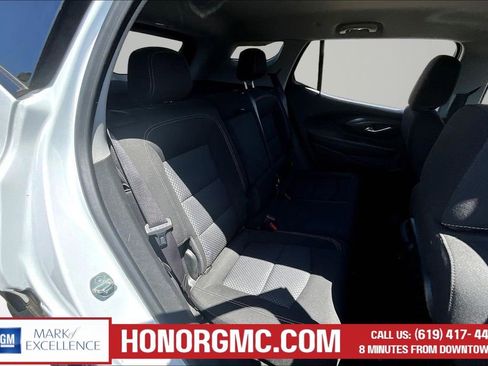 Used 2022 GMC Terrain SLE w/ Driver Convenience Package FWD image 24