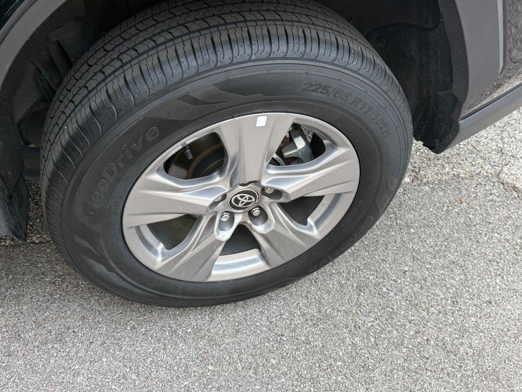 Certified 2025 Toyota RAV4 XLE AWD/4WD image 10