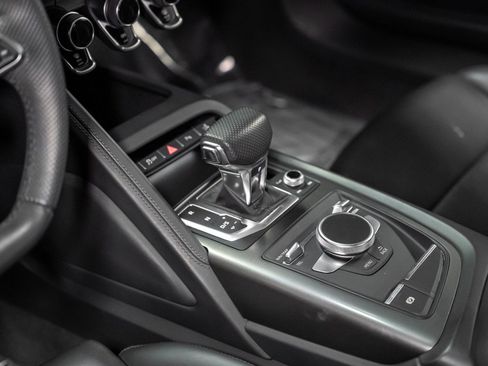 Used 2018 Audi R8 V10 w/ Premium Package image 54