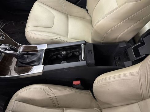 Used 2017 Volvo V60 T5 Premier w/ Convenience Package image 24