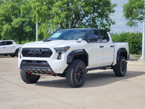 Used 2026 Toyota Tacoma TRD Pro AWD/4WD image 3