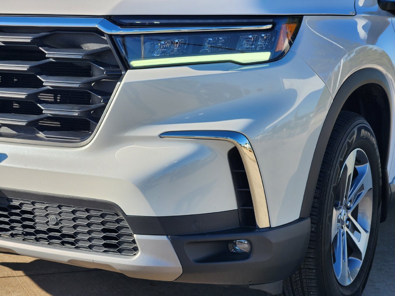 Used 2025 Honda Pilot EX-L image 9