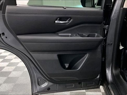 New 2025 Nissan Pathfinder Platinum w/ Cargo Package image 32