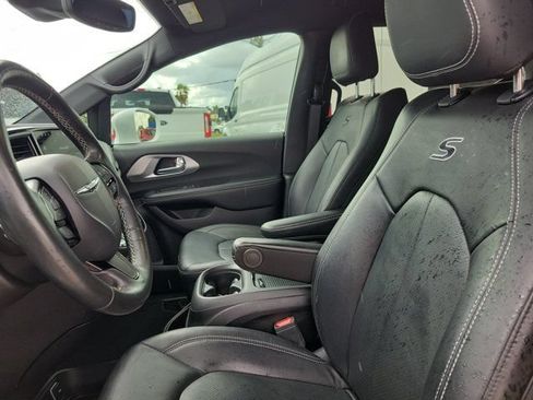 Used 2021 Chrysler Pacifica Touring-L w/ Premium & Safety Sphere Group FWD image 23