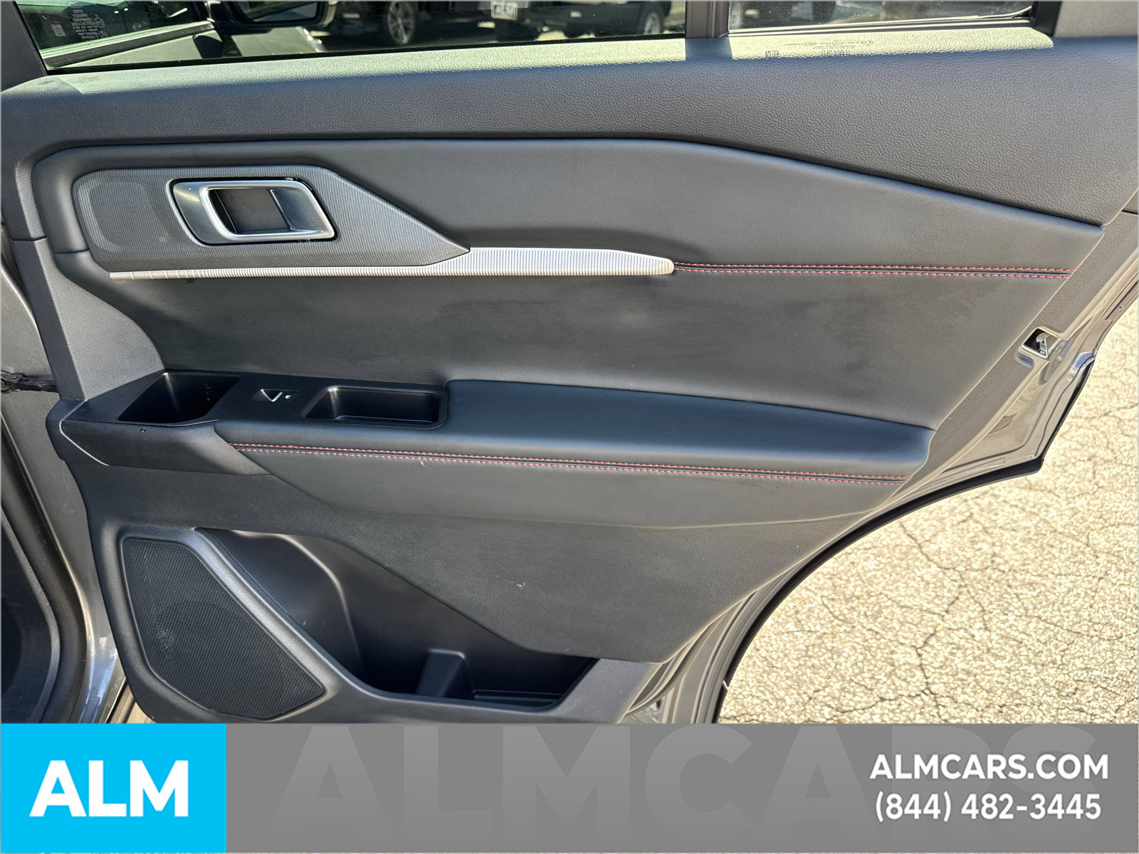 Used 2025 Ford Explorer ST-Line AWD/4WD image 18