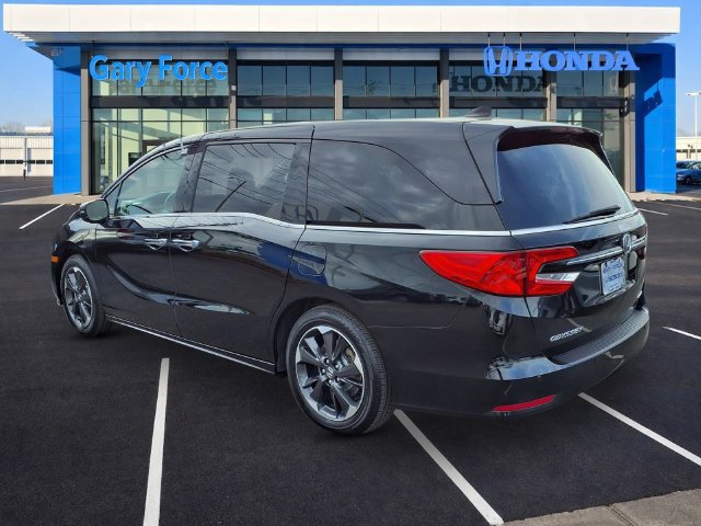Used 2024 Honda Odyssey Elite image 3