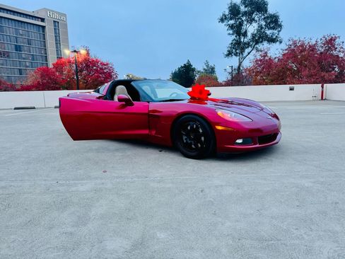 Used 2005 Chevrolet Corvette Coupe w/ Preferred Equipment Group image 42