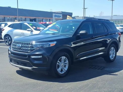 Certified 2023 Ford Explorer XLT w/ Equipment Group 202A image 3